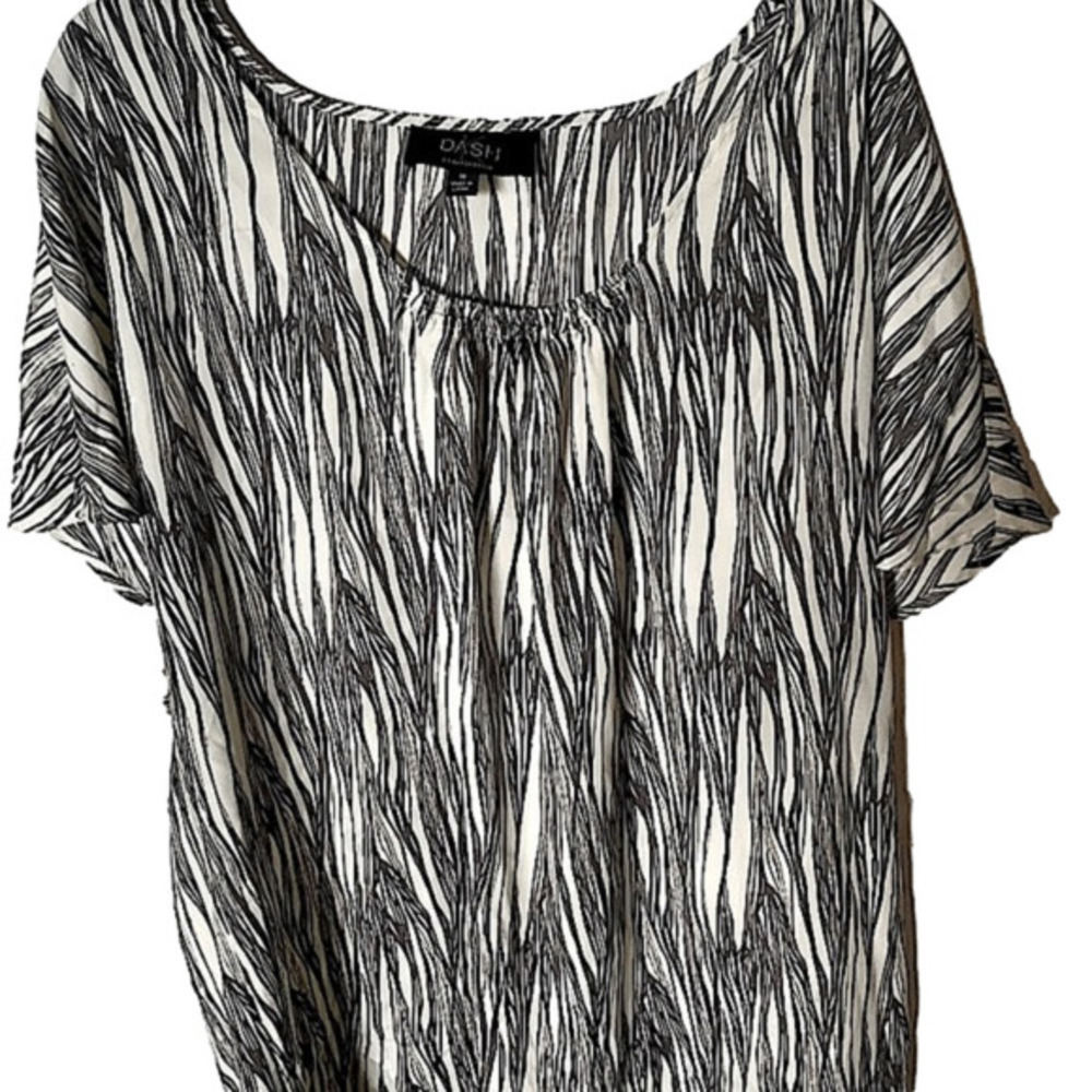 Dash by Kardashian size 1X blouse, like new!